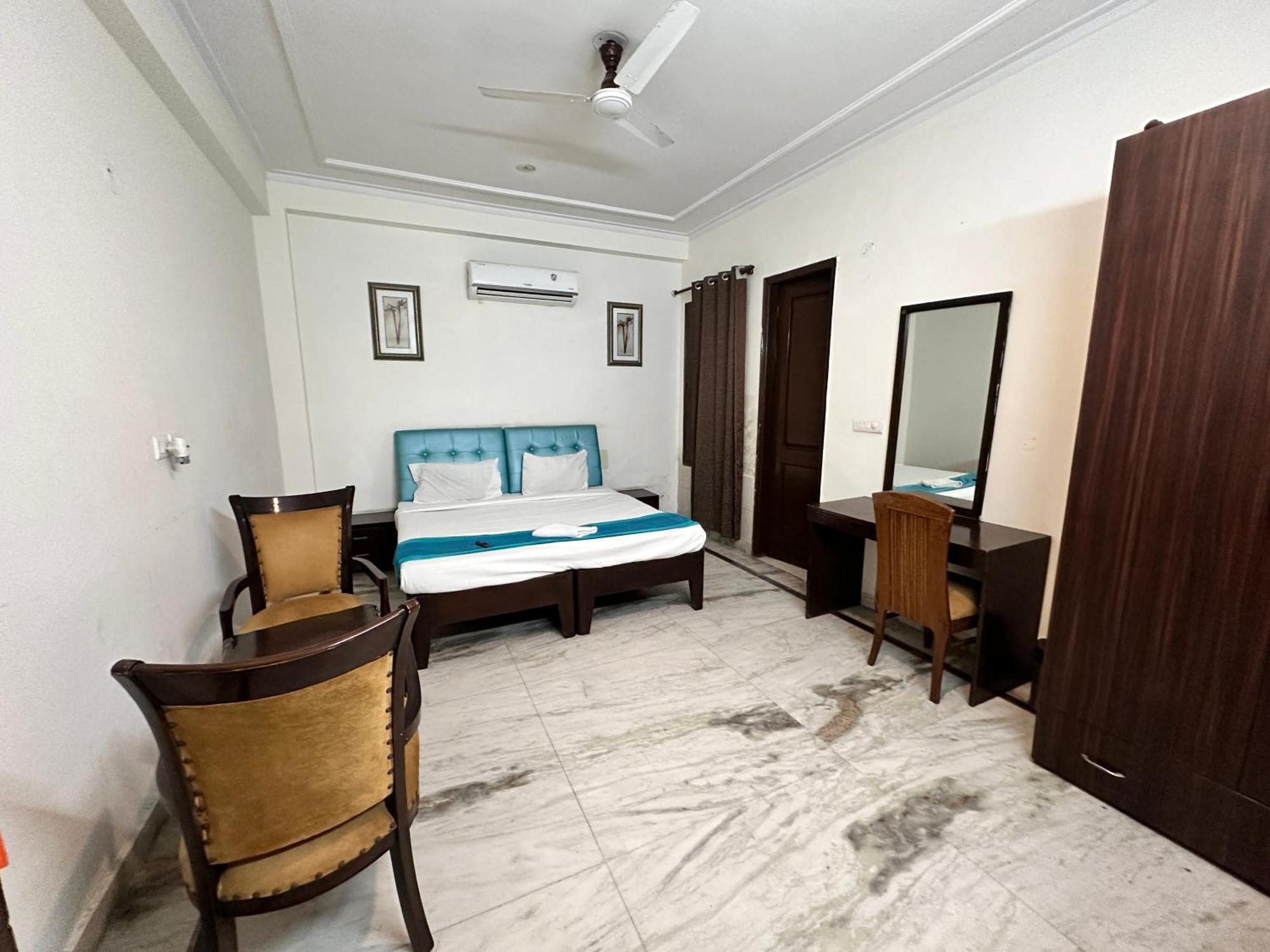 Nityaz Residency Hotel Noida Exterior foto